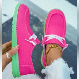 NWT Women's Casual Sport Shoes